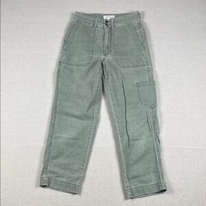 Madewell Cropped Olive Cargo Pants 
Size: 24